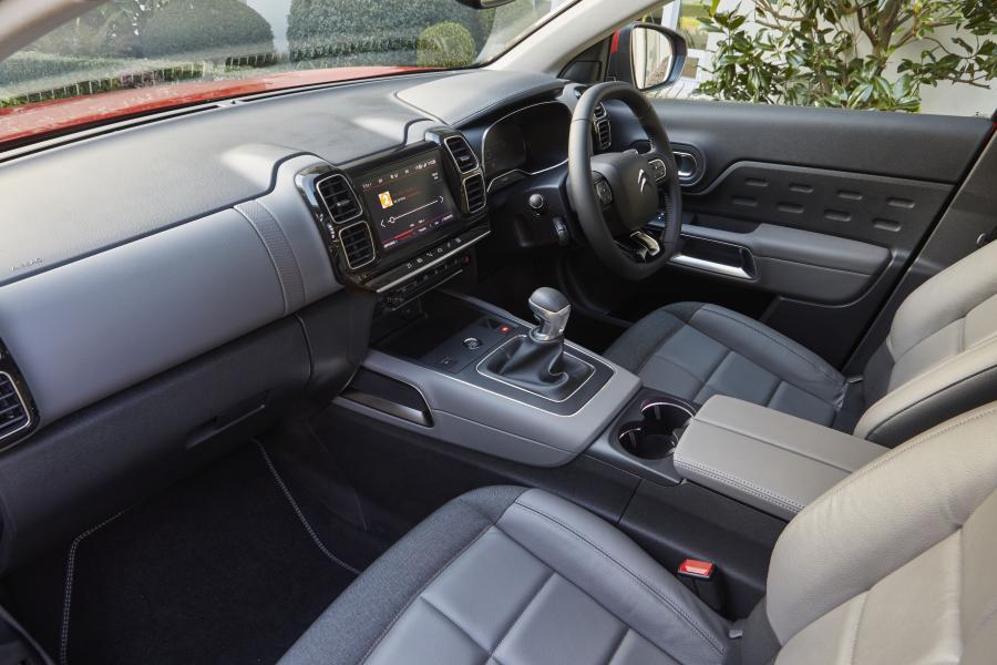 Интерьер Citroen C5 Aircross 2018 года  (UK) (фото 31 из 46)